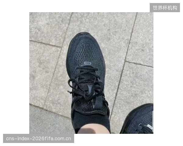 李宁“智能跑鞋”内置的步态传感器数据，现已并轨其官方商城的消费决策系统，用以推荐适配鞋款